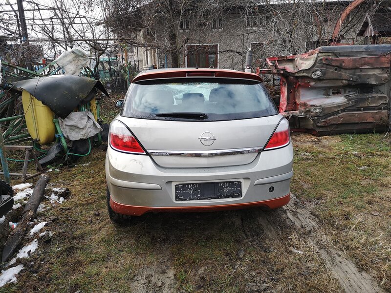 Bara spate Opel Astra H hatchback