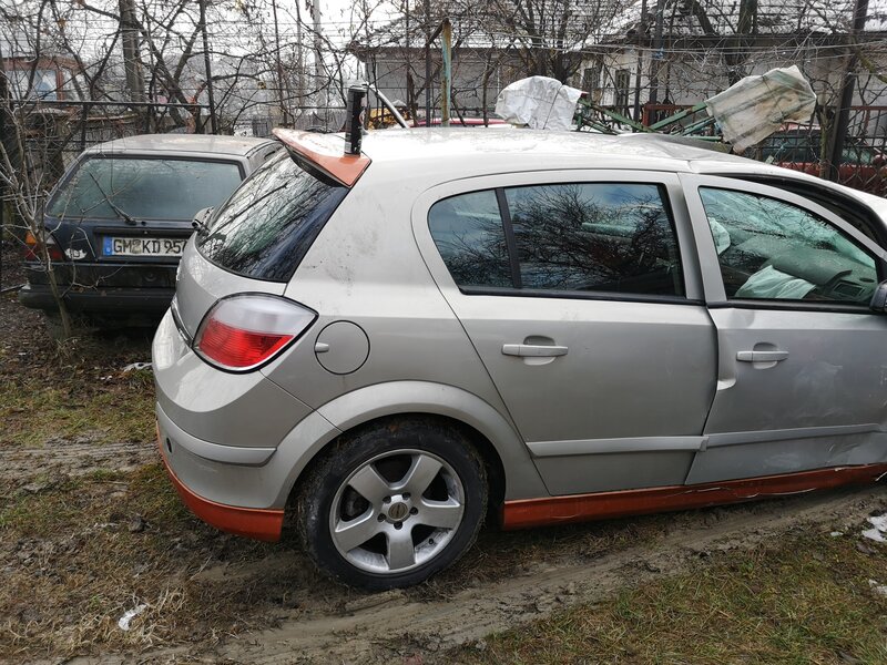 Bara spate Opel Astra H hatchback